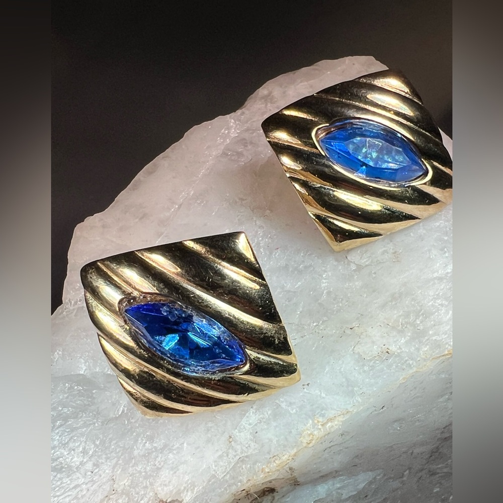 Vintage Blue Moghul Blue Rhinestone Faceted Gold Ribbed Square Clip On Earrings